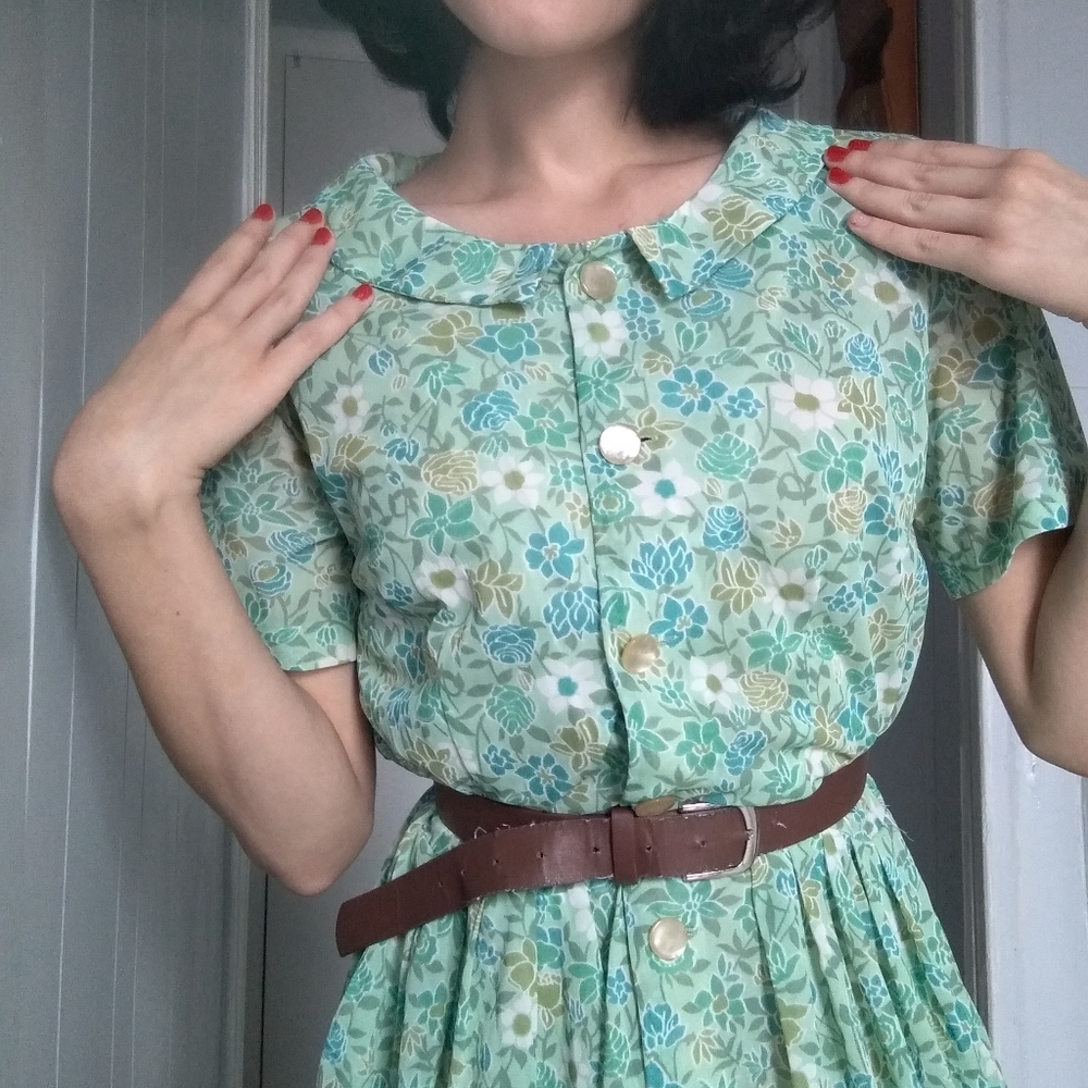 Vintage 1960s chiffon daisy dress